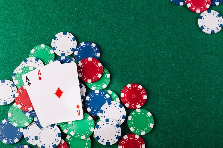 taktik platform interface showing slot games, live tables, and sportsbook markets